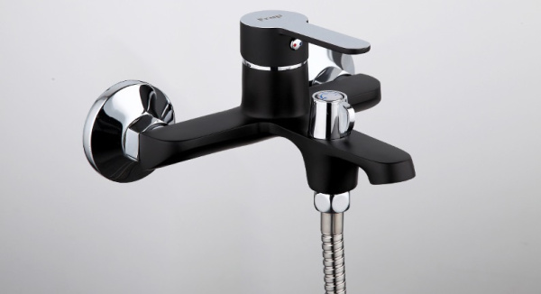 Смеситель д/ванны  FRAP F3242